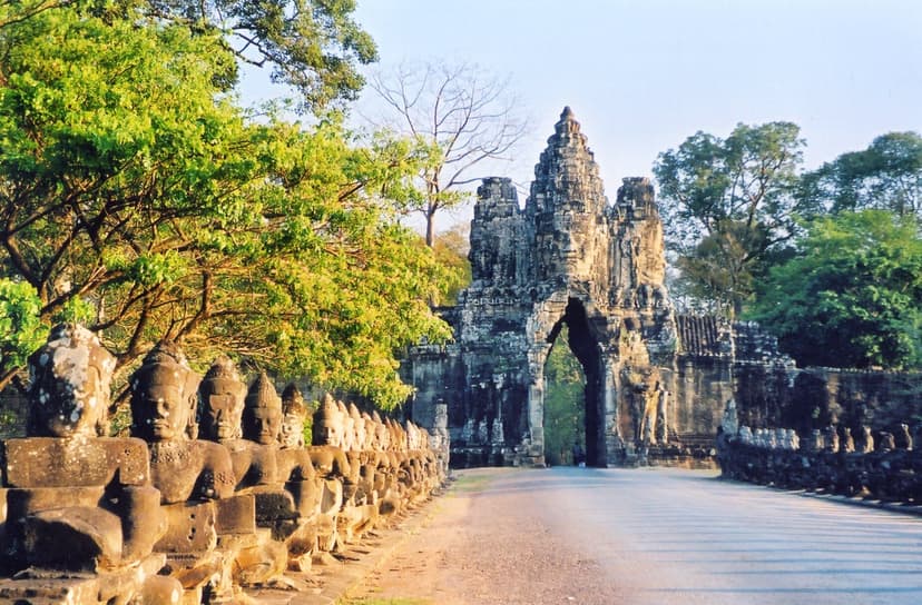 2 Nights Siem Reap, 2 Nights Hanoi, 1 Night Ha Long Bay, 1 Night Hanoi